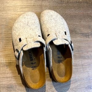 Boston Birkenstock, size Euro 40/ US 9-9.5 narrow, colour eggshell, wool felt